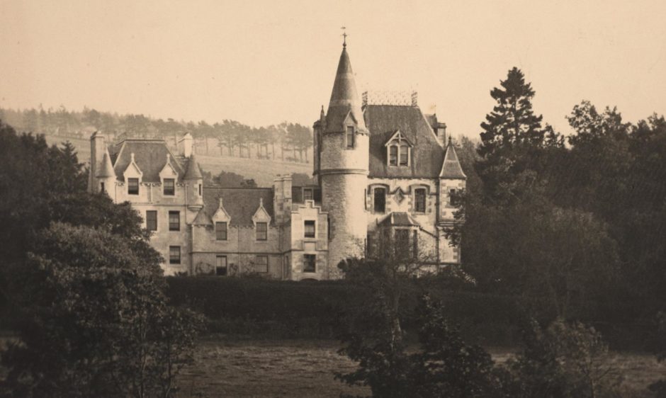 To go with story by Barrie Daglish. Submitted pics for Tom Peterkin's P&amp;J col of 11/11/20. Picture shows; Cloan House near Auchterarder.. Don't know.. Supplied by Daisy Hurst Pub. Date; Unknown